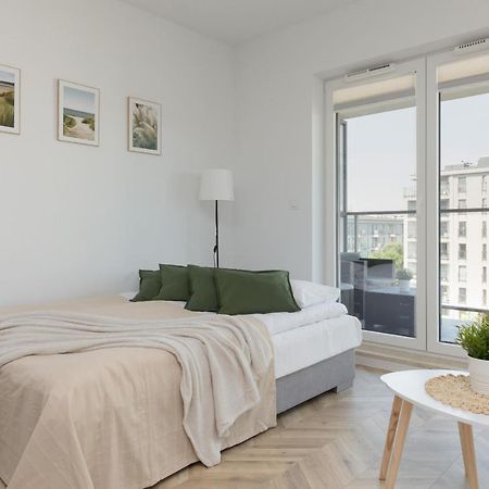 Ursus Sunny Studio For 4 Guests With Parking & Balcony By Noclegi Renters Warszawa Eksteriør billede
