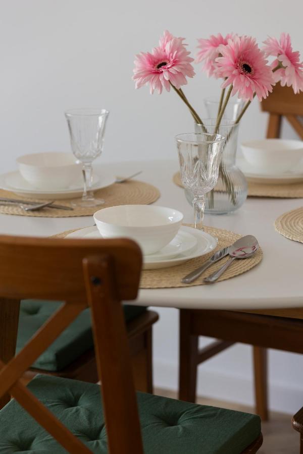 Ursus Sunny Studio For 4 Guests With Parking & Balcony By Noclegi Renters Warszawa Eksteriør billede