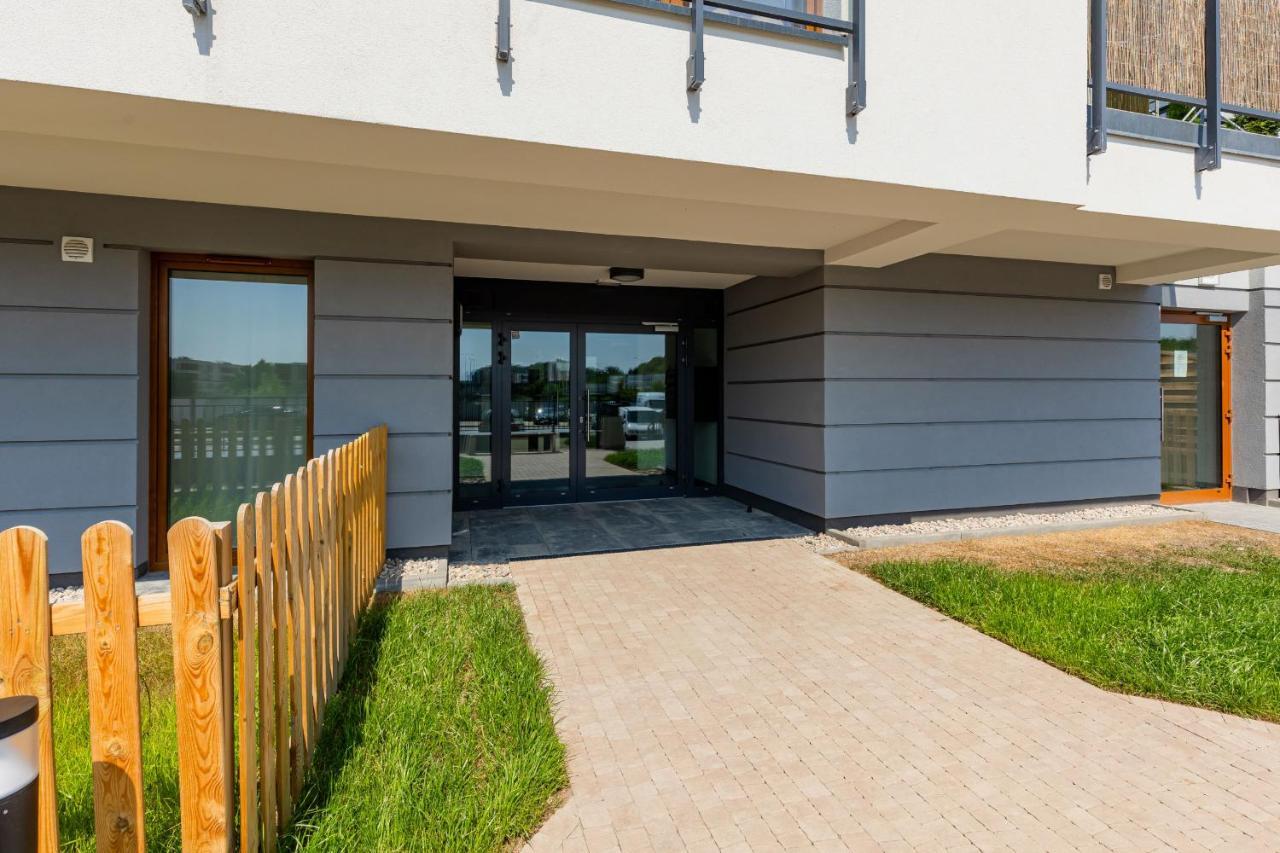 Ursus Sunny Studio For 4 Guests With Parking & Balcony By Noclegi Renters Warszawa Eksteriør billede