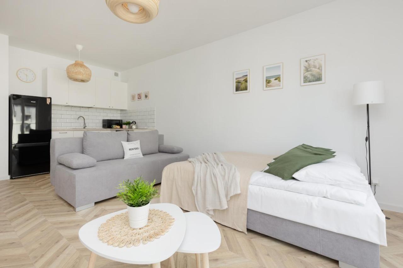 Ursus Sunny Studio For 4 Guests With Parking & Balcony By Noclegi Renters Warszawa Eksteriør billede